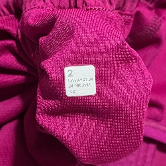 🦩Lululemon Size 2 Ripened Raspberry Hotty Hot High-Rise Lined Shorts (4” Inseam) - Picture 13 of 14